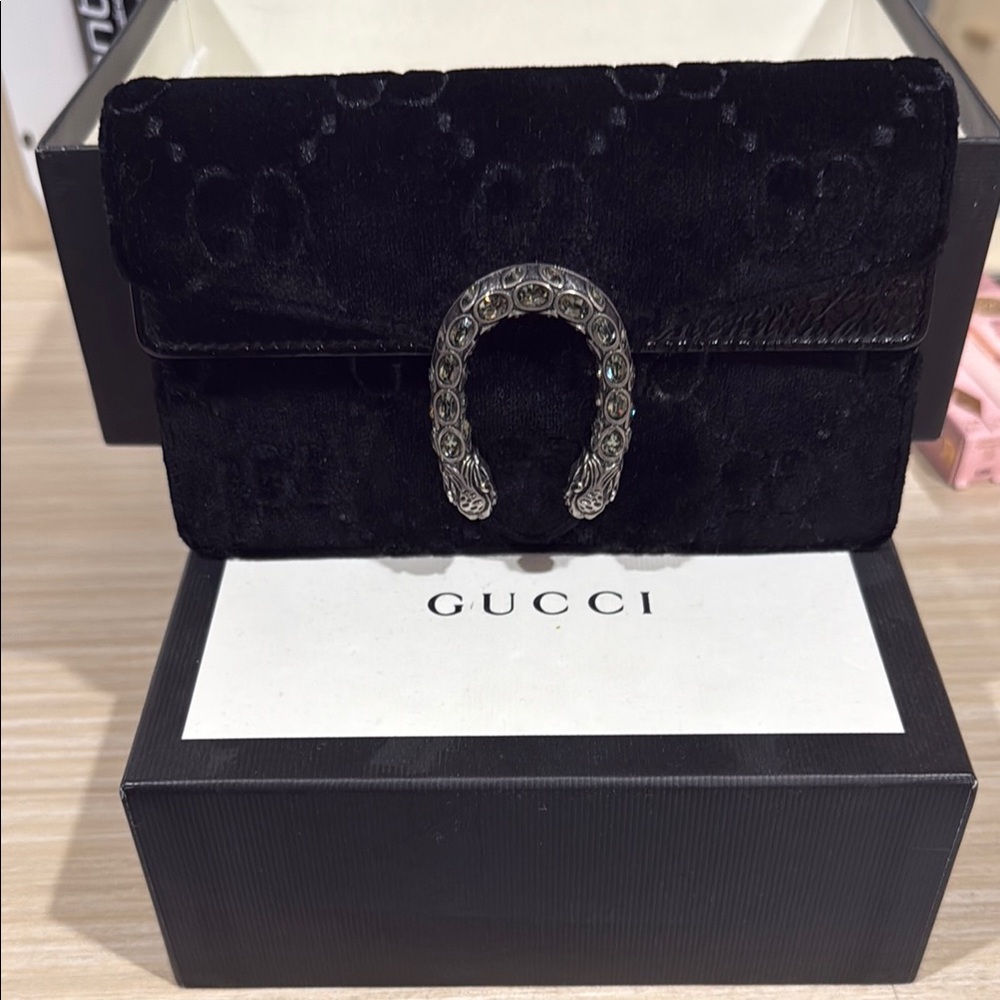 Gucci Black Clutch with Signature Horseshoe Closure